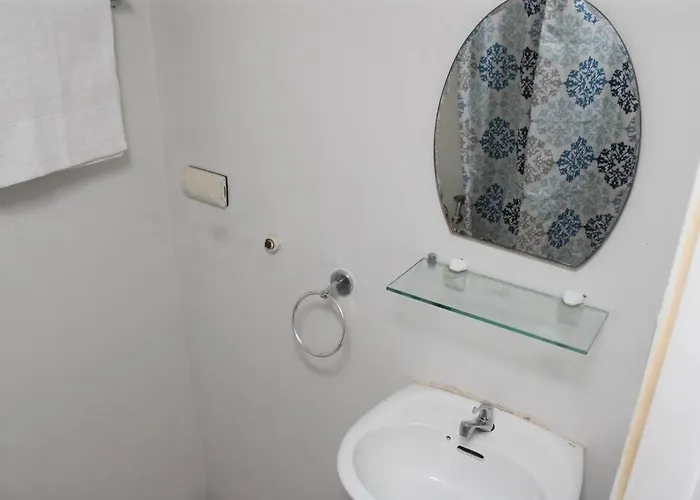 Huge A2j Executive Luxury 1br Near Abs Cbn, Gma Apartment *