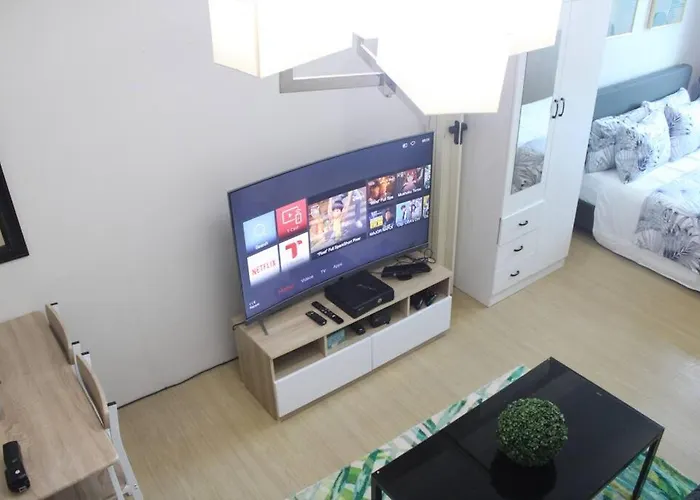 Huge A2j Executive Luxury 1br Near Abs Cbn, Gma Apartment *