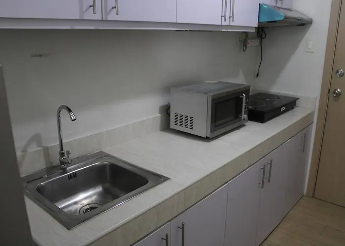Huge A2j Executive Luxury 1br Near Abs Cbn, Gma * Manila